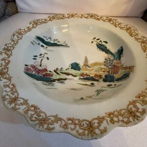 Unique famille rose basin, Qing dynasty, Qianlong (1736-95).